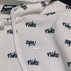 Nike - Men’s Hoodie